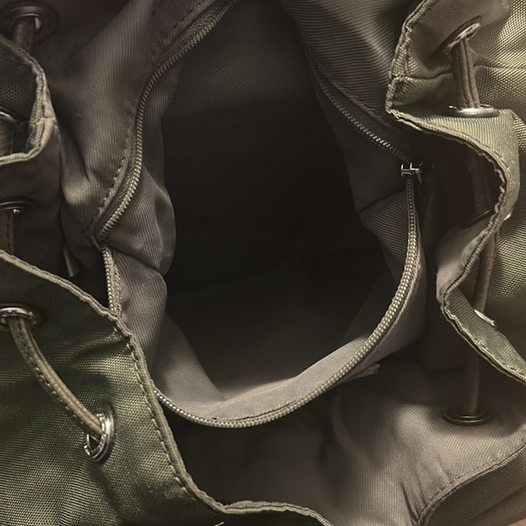 Military green coach backpack in great condition - Picture 4 of 7